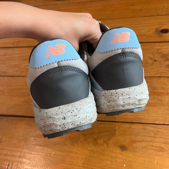 (442) NEW BALANCE SHOES - Picture 7 of 14